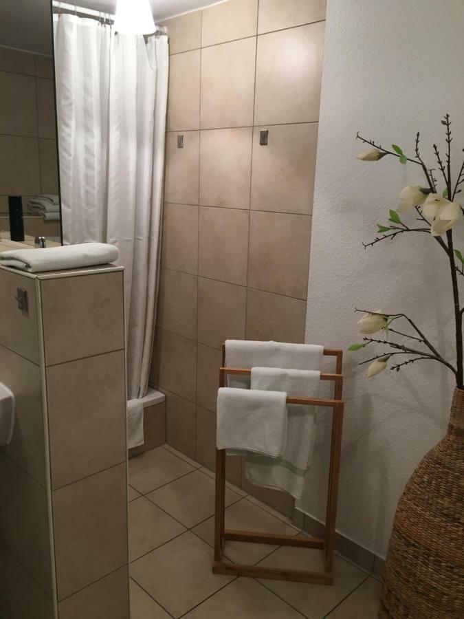 Eberl Hotel Pension Muenchen Feldmoching Екстериор снимка