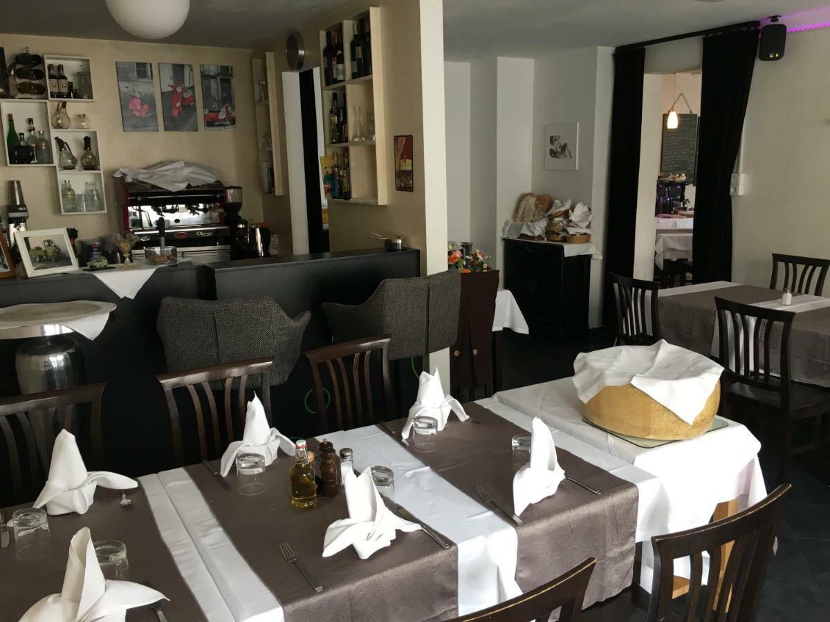 Eberl Hotel Pension Muenchen Feldmoching Екстериор снимка