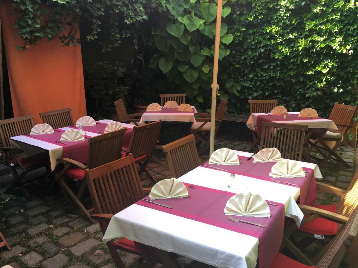 Eberl Hotel Pension Muenchen Feldmoching Екстериор снимка